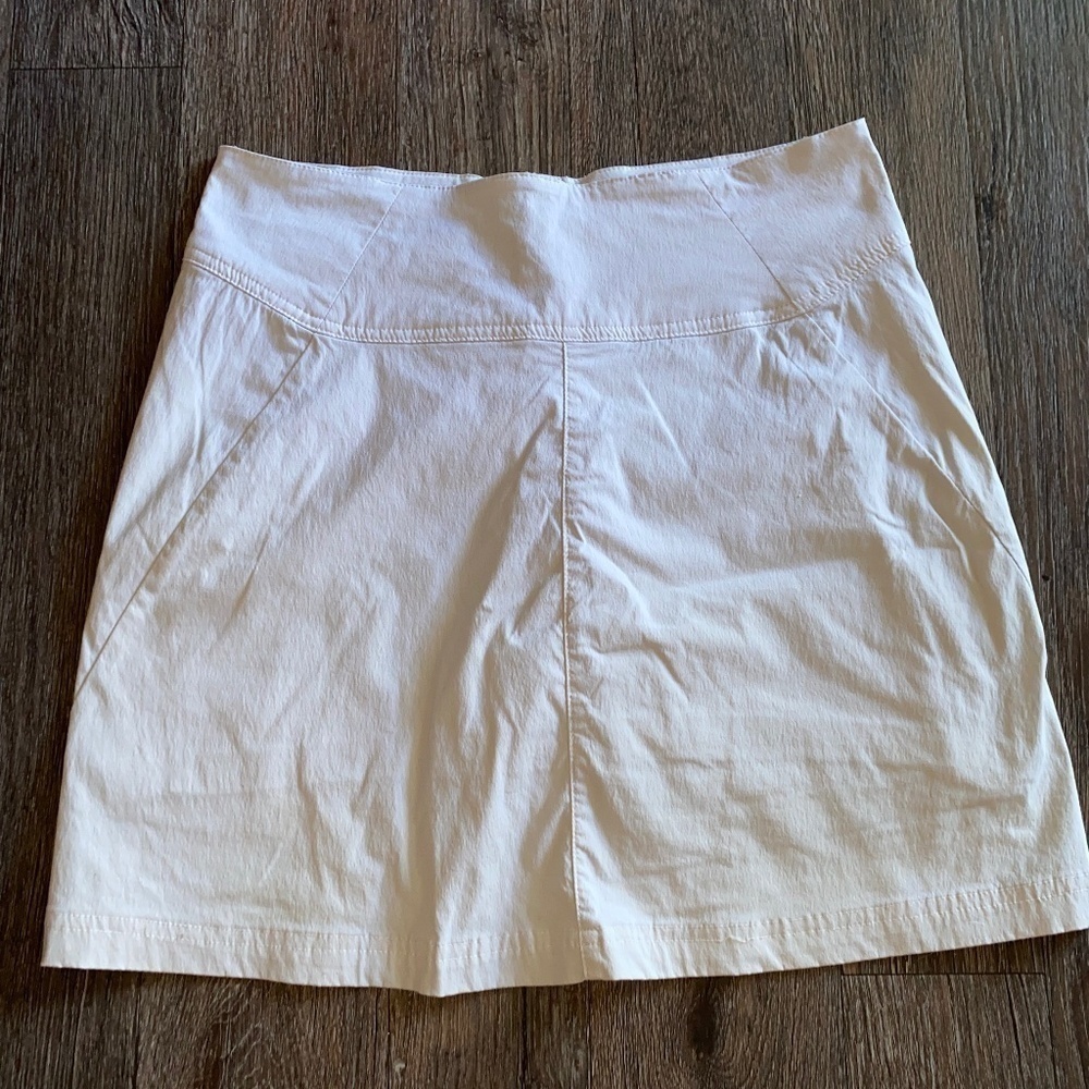 Royal Robbin’s cream/tan size 4 skort excellent condition